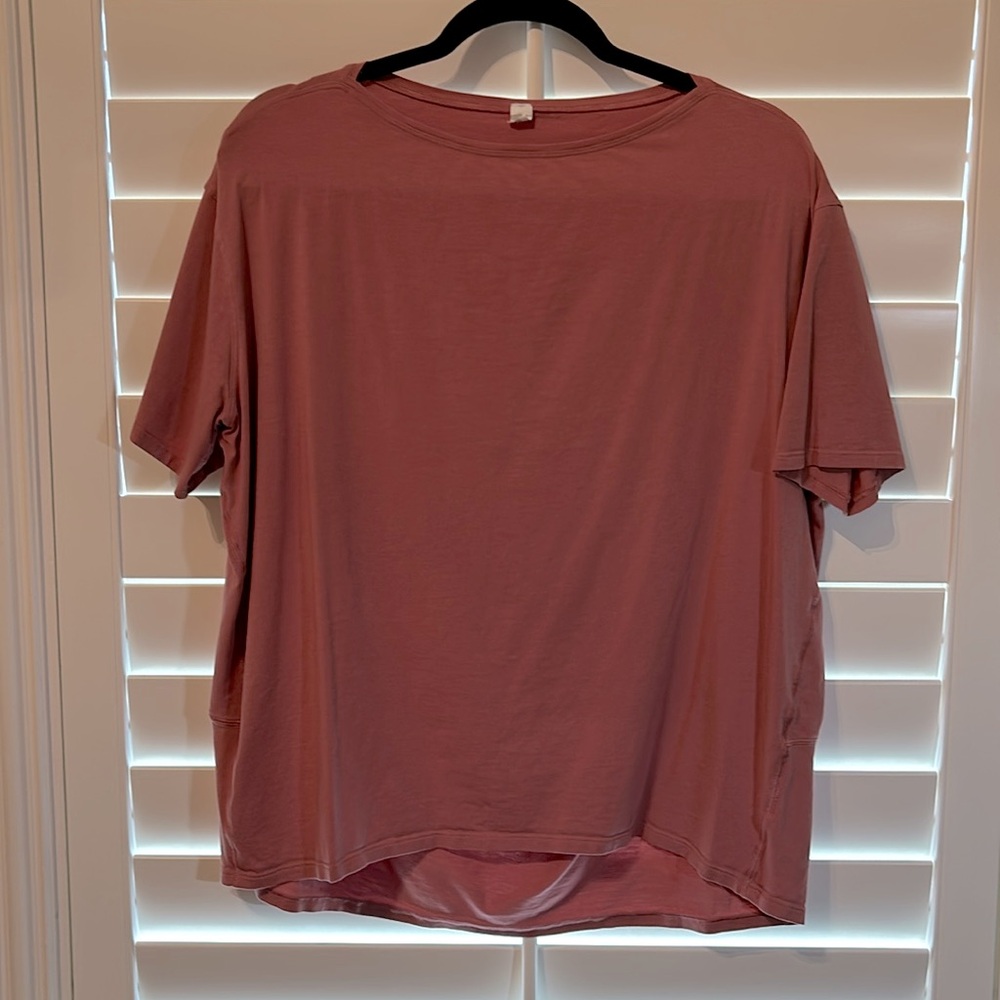 Lululemon Back in Action Short Sleeve T-shirt